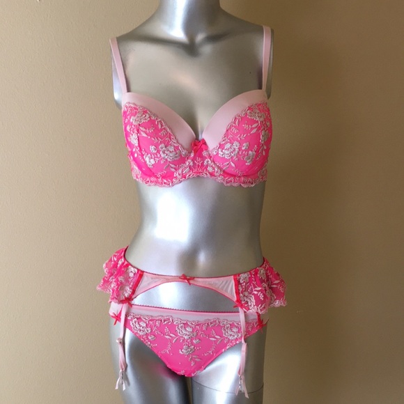 VSDream Angels Lingerie Set